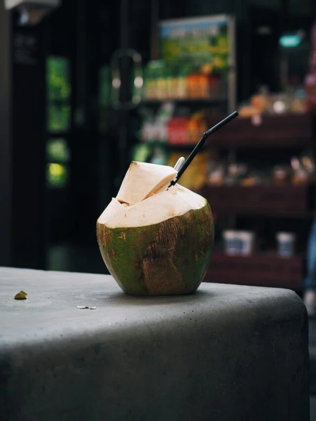 10 Benefits Of Eating Coconut  ( Surprising)
