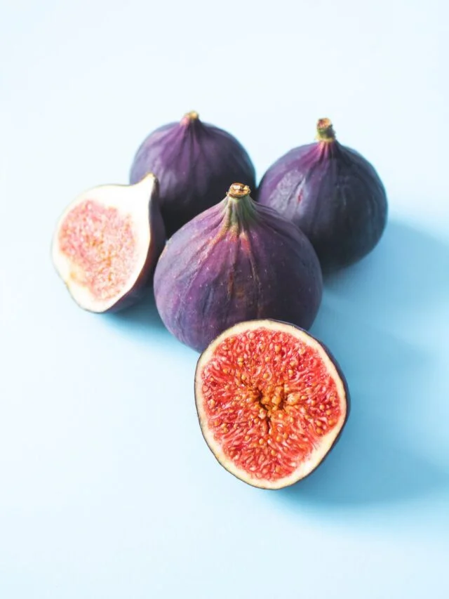 11 Amazing Health Benefits of Figs .